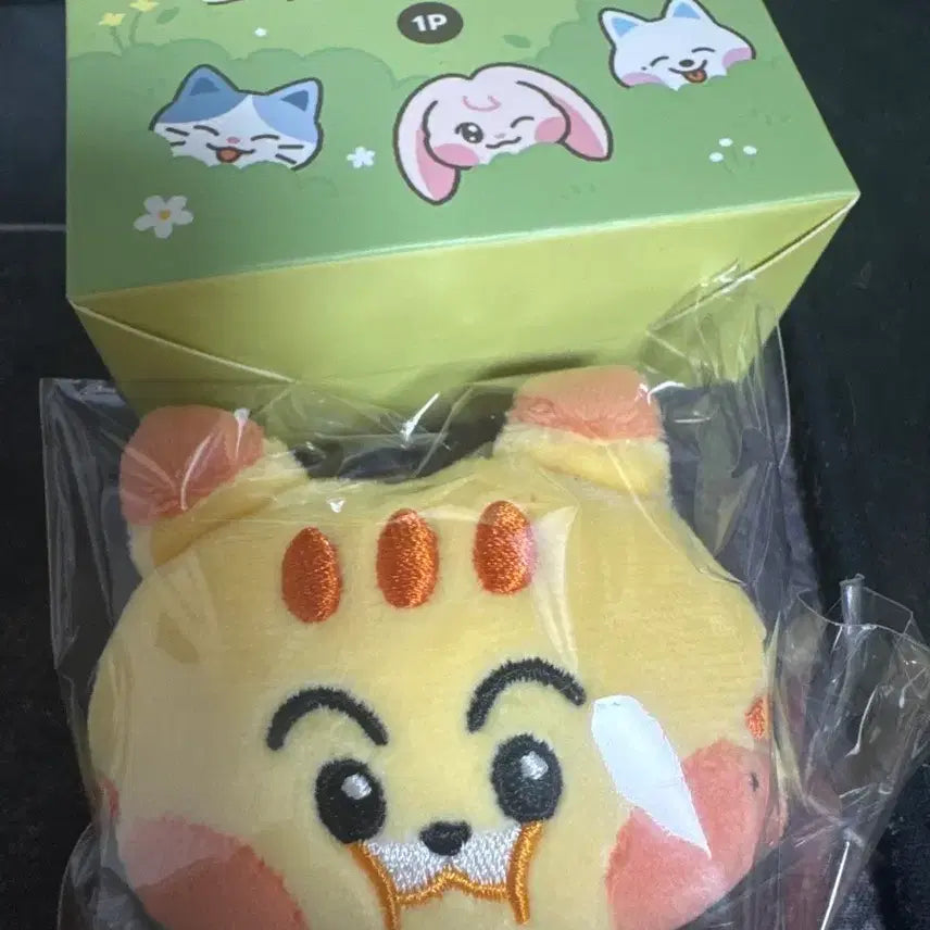 [BUNJANG] Dreamies Random Badge Mark / 드리미즈 랜덤 뱃지 애옹 마크