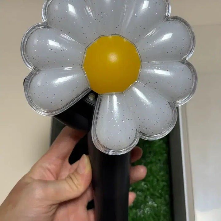 [BUNJANG] G-Dragon Daisy Bong Lightstick Full Box / 지드래곤 지디응원봉 데이지봉 풀박스
