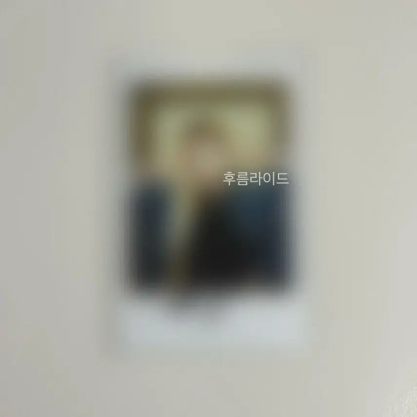 [BUNJANG] ARTMS Heejin Signed Polaroids / ARTMS 아르테미스 희진 싸폴 사인 폴라로이드