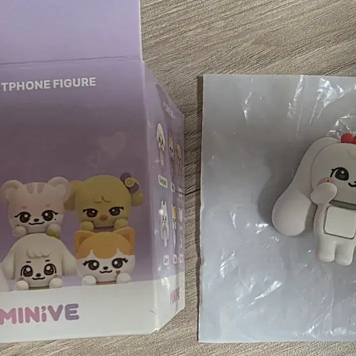 [BUNJANG] IVE Mini-B Jang Wonyoung Cherry Hyper Smartphone Figure / 아이브 미니브 팝업 장원영 체리 히퍼 스마트폰 피규어 팝니다