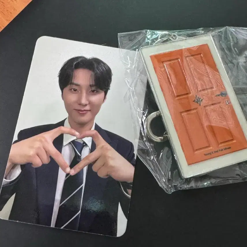 [BUNJANG] Young K M Countdown Live Studio Photocard &amp; Keyring Bundle / 영케이 엠카 공방 포카 키링