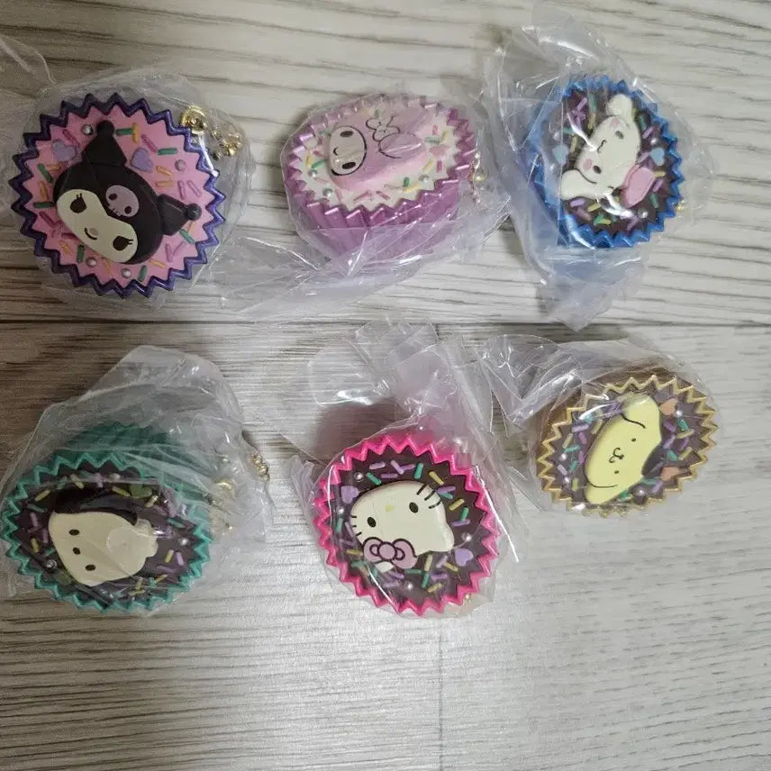 [BUNJANG] Sanrio Handmade Snack Charm Gacha Full Set / 산리오 수제간식 초코 참 가챠 풀세트