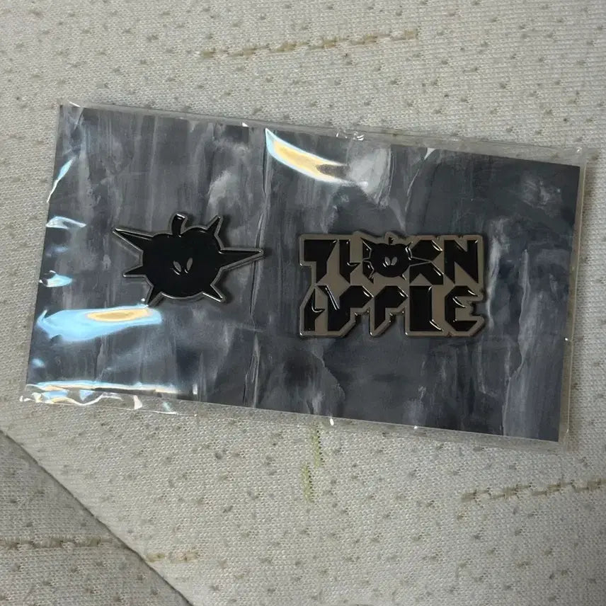 [BUNJANG] Thornapple Logo Badge Set (Black, 2 pieces) / 쏜애플 뱃지 로고 블랙 2개 세트