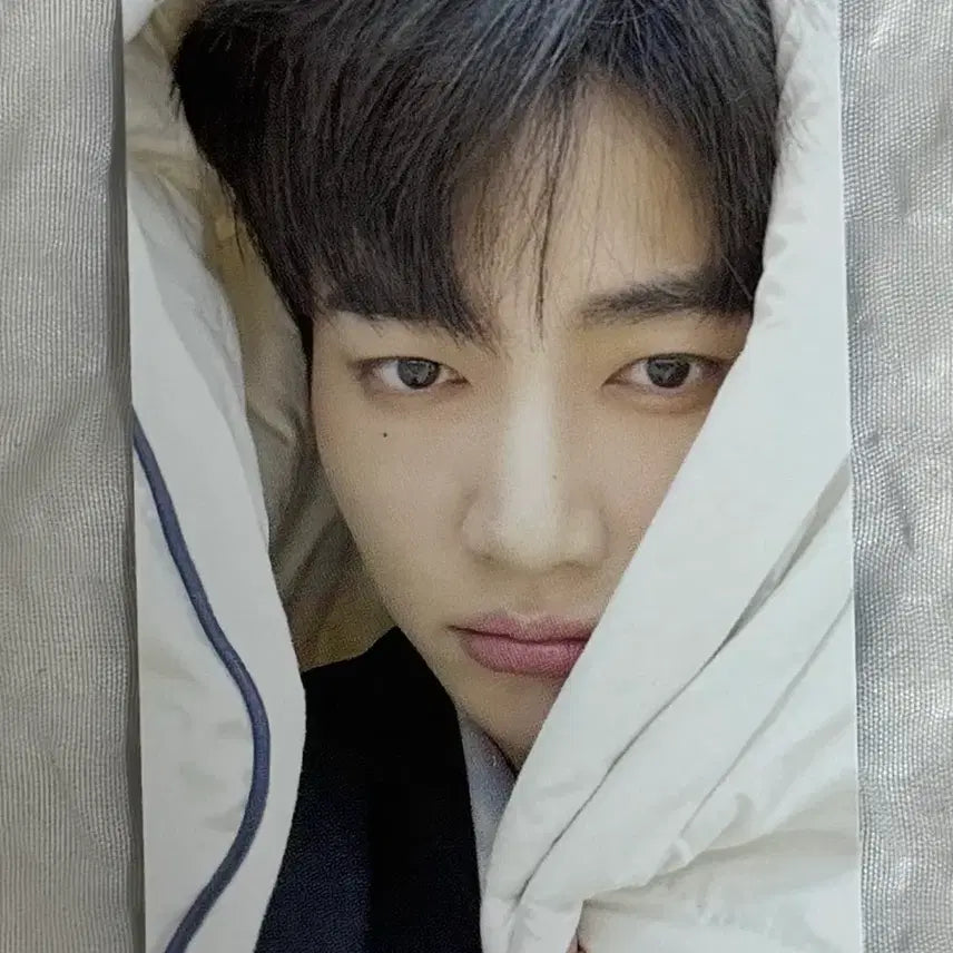 [BUNJANG] AND2BLE Zhang Hao Yetimall Yebilara Ver. Photocard / 앤더블 장하오 예티몰 이불 이부자리 ver 포카