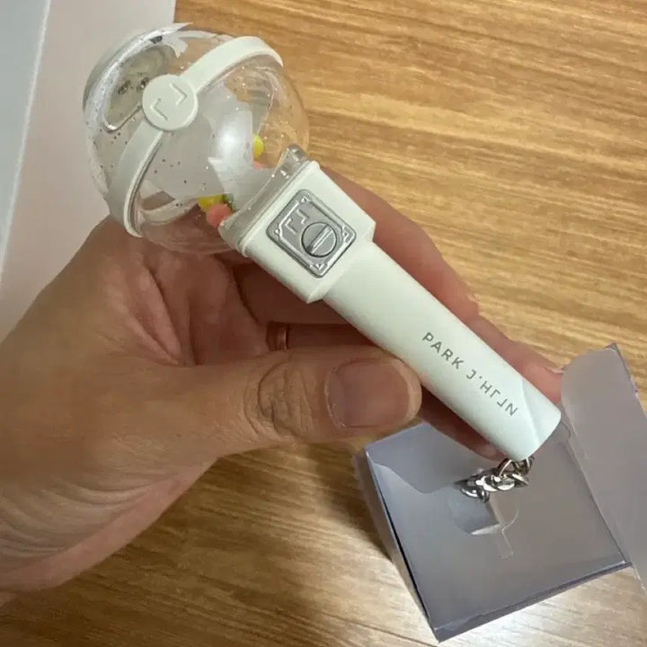 [BUNJANG] Park Jihoon Lightstick Keyring (Print Error) / 박지훈 뽑봉 키링 응원봉 (인쇄오류)