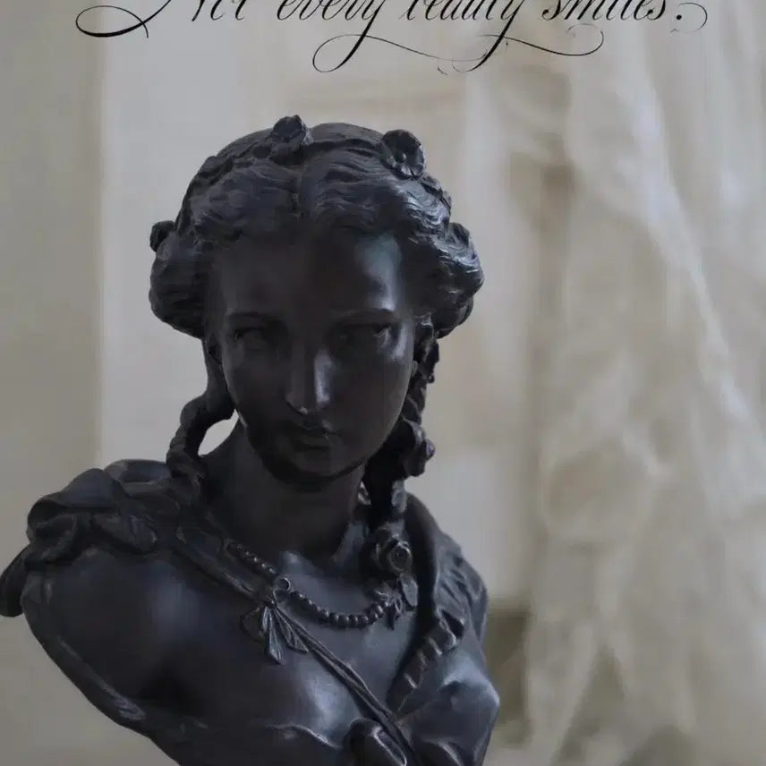 [BUNJANG] French Girl Bust Figurine with Floral Headpiece / 프랑스 소녀 흉상 오브제