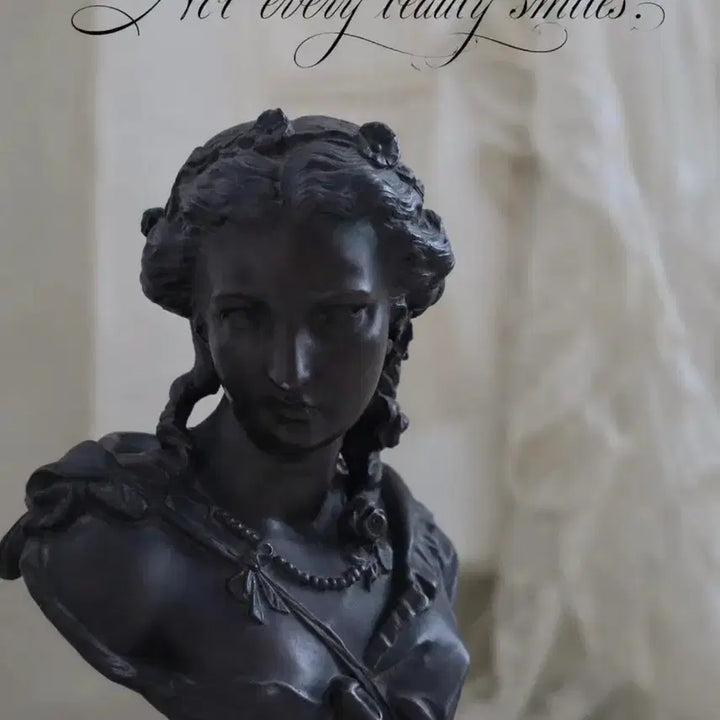 [BUNJANG] French Girl Bust Figurine with Floral Headpiece / 프랑스 소녀 흉상 오브제