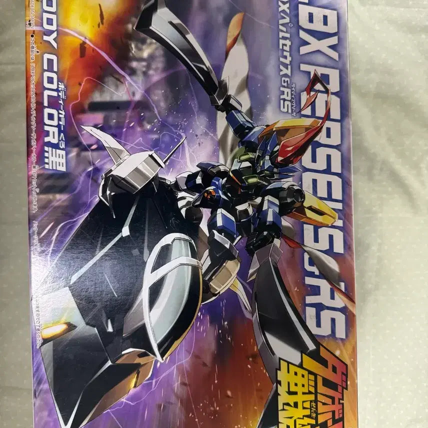 [BUNJANG] Bandai Danball Senki LBX Perseus &amp; RS Gundam Model Kit - Black Body Color / 골판지 전사 LBX 페르세우스 &amp; RS 건담 프라모델 블랙 바디 컬러
