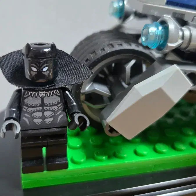 [BUNJANG] LEGO Marvel 76142 Black Panther Speeder Bike with Thor Minifigure / 레고 마블 76142 블랙팬서 스피더 바이크 (토르 포함)