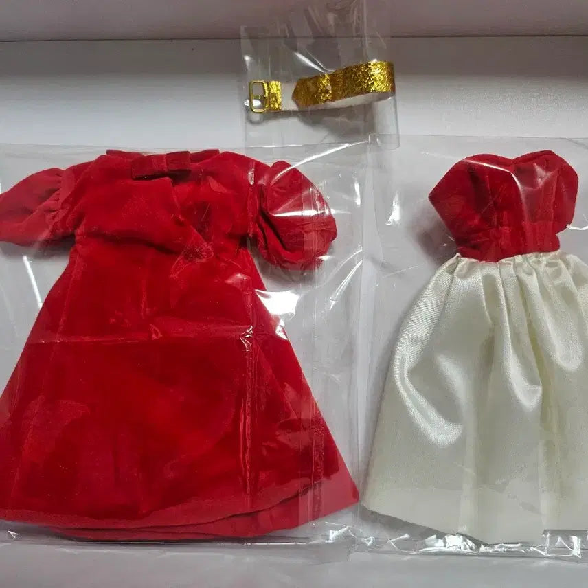 [BUNJANG] Silken Flame Barbie Doll Outfit / 실큰 플레임 바비인형 디폴의상 + 스텐드 1개