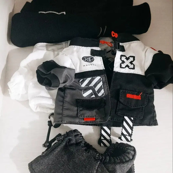 [BUNJANG] Bundle Set 20cm Techwear Red + 20cm Hunting Dog Techwear / [일괄] 20cm 우블 테크웨어 레드+20cm 사냥개 테크웨어