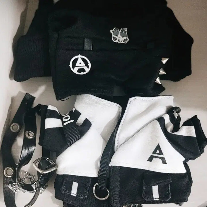 [BUNJANG] Bundle Set 20cm Techwear Red + 20cm Hunting Dog Techwear / [일괄] 20cm 우블 테크웨어 레드+20cm 사냥개 테크웨어