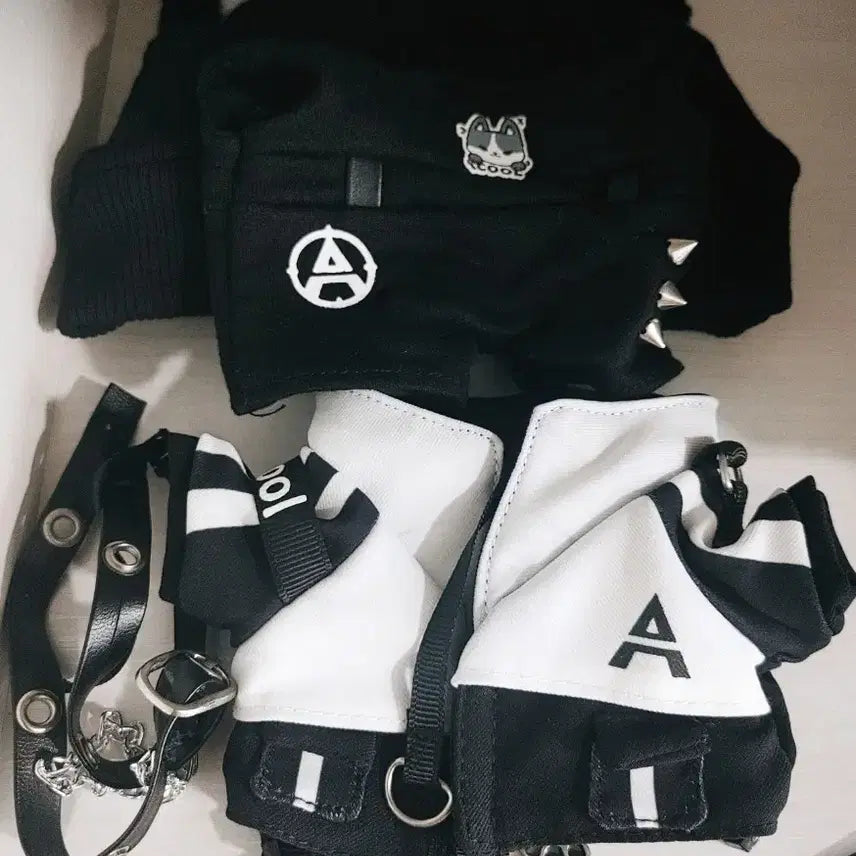 [BUNJANG] Bundle Set 20cm Techwear Red + 20cm Hunting Dog Techwear / [일괄] 20cm 우블 테크웨어 레드+20cm 사냥개 테크웨어