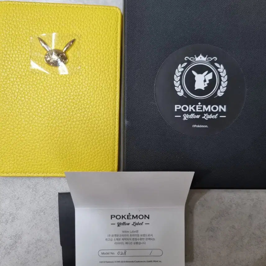 [BUNJANG] Pokemon Pikachu Yellow Label Passport Holder / 포켓몬 피카츄 옐로우라벨 여권지갑 팝니다