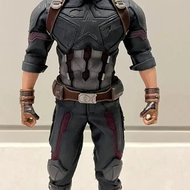 [BUNJANG] Hot Toys Captain America Infinity War Version Figure / 핫토이 캡틴 아메리카 인피니티 워 버젼 피규어