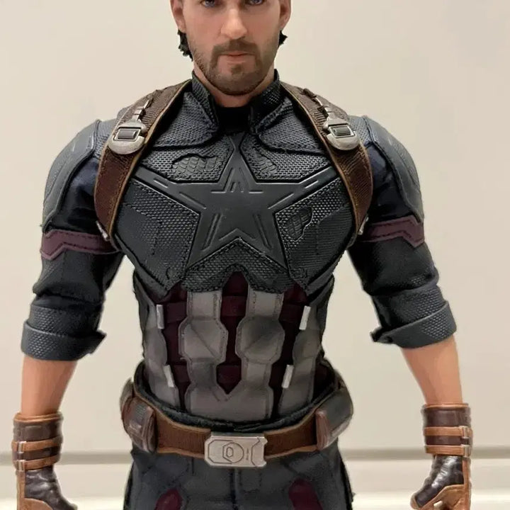 [BUNJANG] Hot Toys Captain America Infinity War Version Figure / 핫토이 캡틴 아메리카 인피니티 워 버젼 피규어