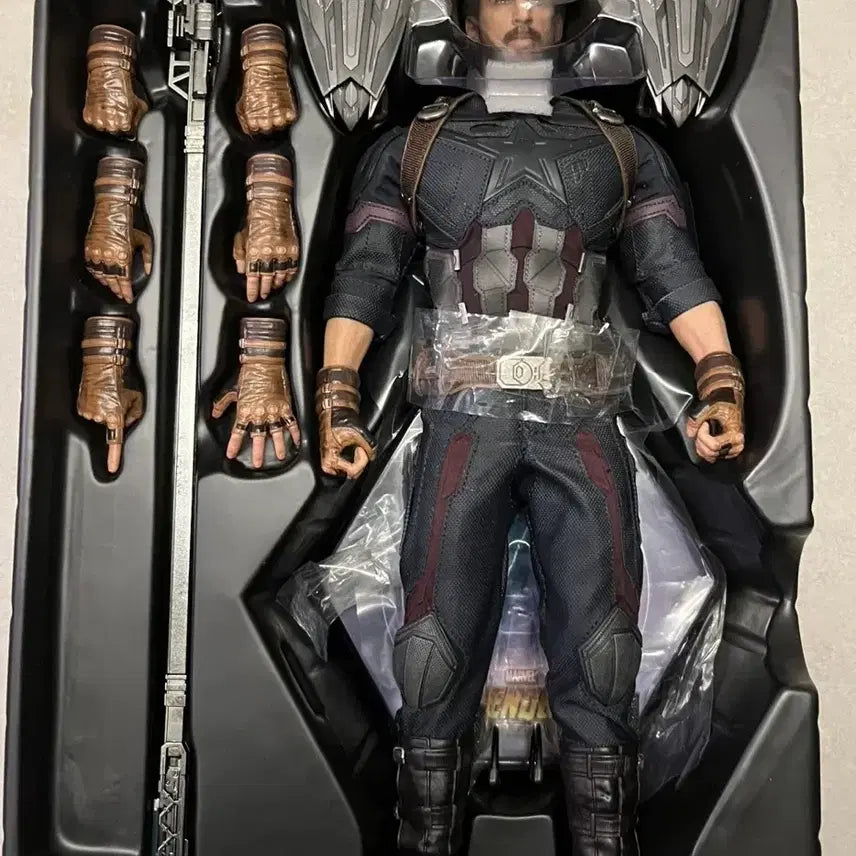 [BUNJANG] Hot Toys Captain America Infinity War Version Figure / 핫토이 캡틴 아메리카 인피니티 워 버젼 피규어
