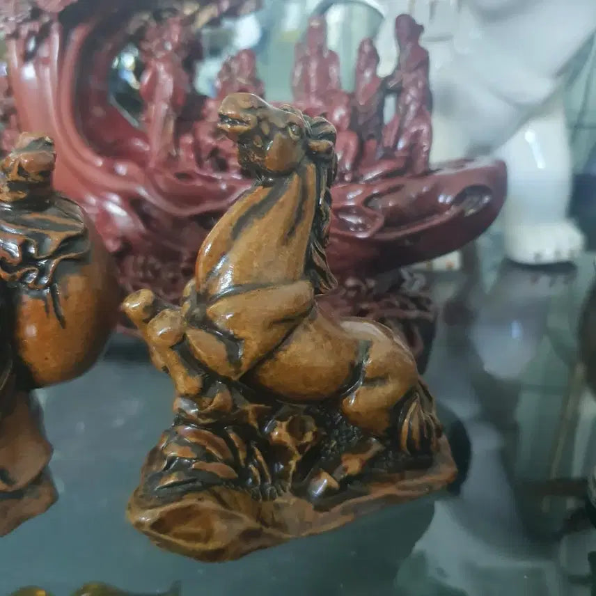 [BUNJANG] High-Value Resin Sculpture Set: Fortune Monk and Horse / 고가의 레진. 조형세트