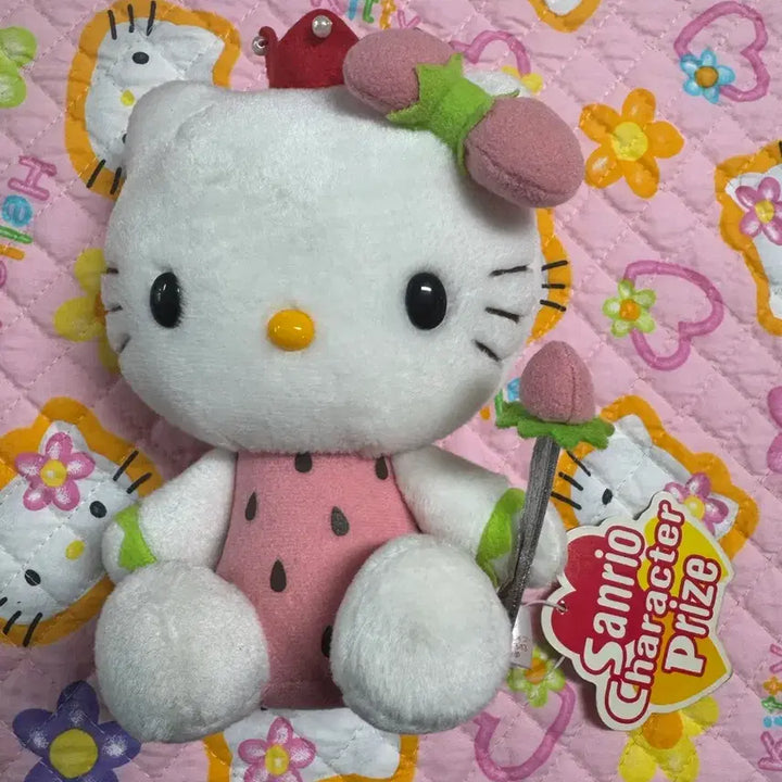 [BUNJANG] Sanrio Strawberry Queen Kitty Plush Rare / 산리오 핑크 딸기 여왕 키티 인형 고전 초희귀 레어