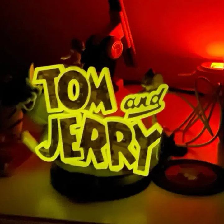 [BUNJANG] Tom and Jerry 85th Anniversary Ichiban Kuji Prize A Figure (Glow-in-the-Dark) / 톰과제리 85주년 제일복권 A상 피규어 (야광 기능)