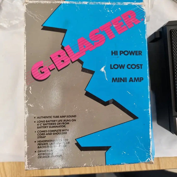 [BUNJANG] G-BLASTER Mini Amplifier for Guitar, Keyboard, Microphone / 휴대하기 좋은 G-BLASTER 미니 앰프예요기타, 키보드, 마이크 등에 사용하기 좋고배터리 또는 어댑터 사용이 가능해요헤드폰 단자가 있어 조용히 연습하기도 좋아요음악 작업