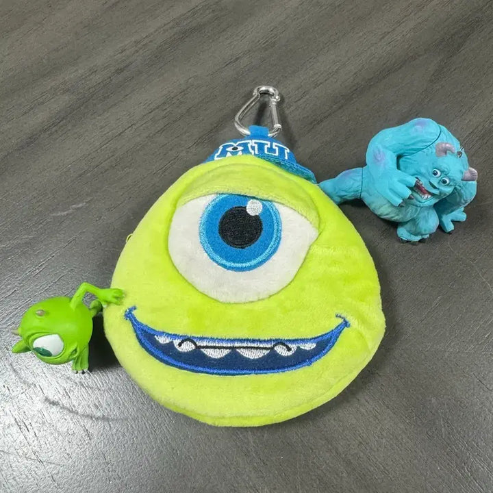 [BUNJANG] Disney Monsters, Inc. Pouch + Figure Set (Limited Edition) / 디즈니랜드 한정판 몬스터 주식회사 파우치+피규어세트