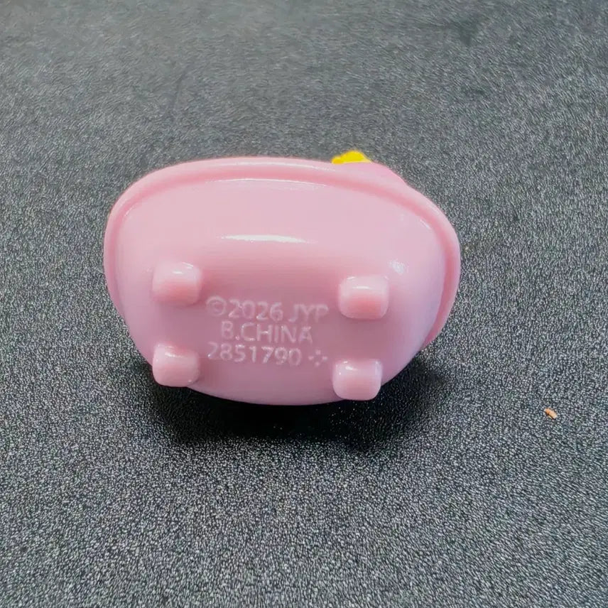 [BUNJANG] Stray Kids Skzoo Dwaekki Bath Bomb Bath Bomb Figure Gacha / 스트레이키즈 스키주 돼끼 배스밤 입욕제 피규어 가챠