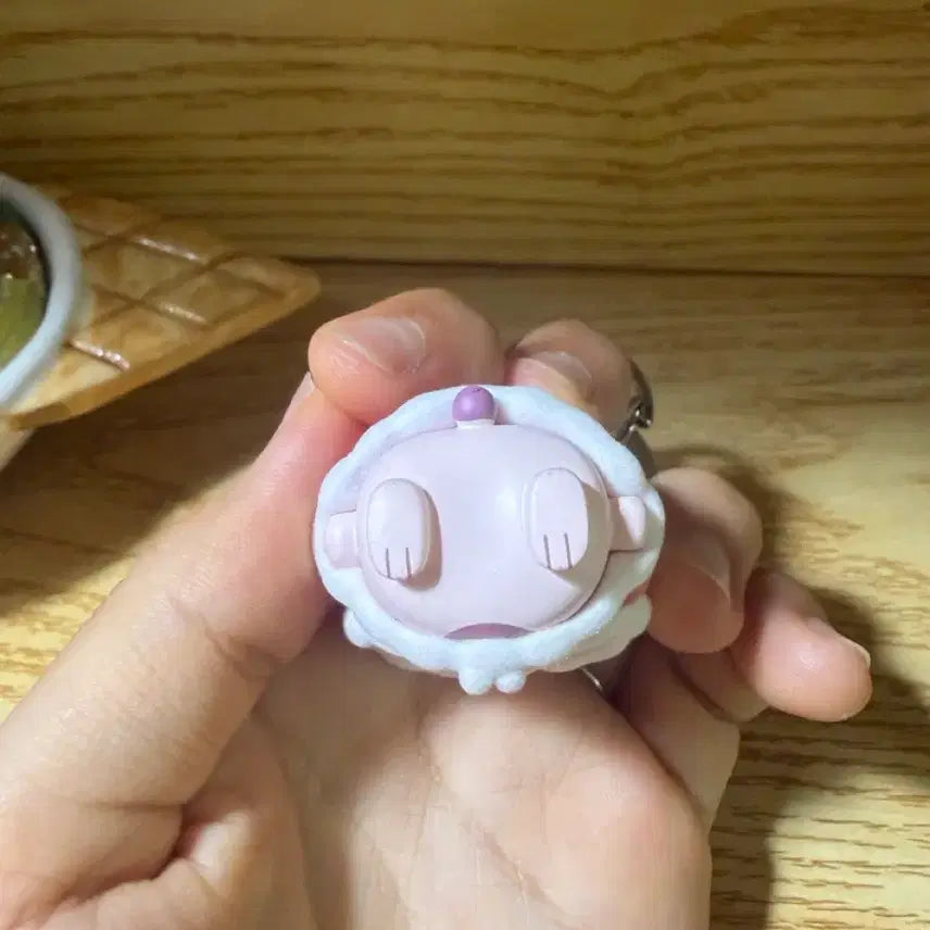 [BUNJANG] 잠뜰tv Pixel-ee Winter Figure Keychain - Suhyeon / 잠뜰tv 픽셀리 전시회 겨울 피규어 키링 수현