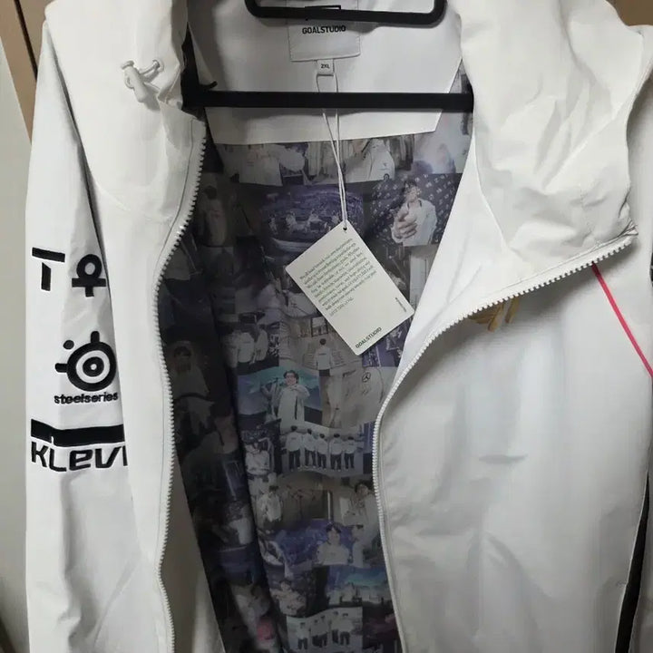 [BUNJANG] T1 2024 Worlds Commemorative 5-Star Uniform Jacket / T1 2024 월즈 기념 5성 유니폼 자켓