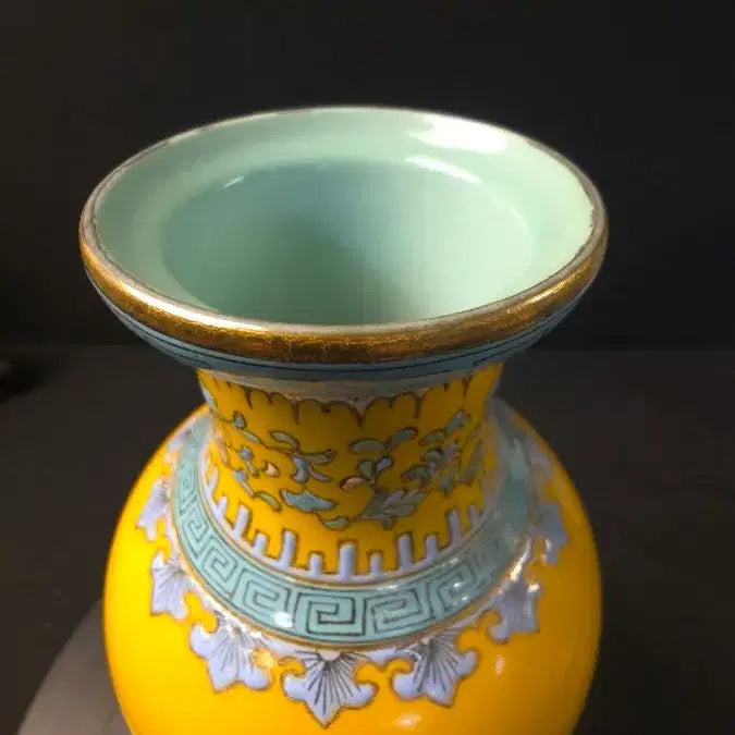 [BUNJANG] Joseon Dynasty Hwangji Bunche Hwae Bakgodo Long Neck Bottle / 260730-7 황지분채 화훼박고도 장경병
