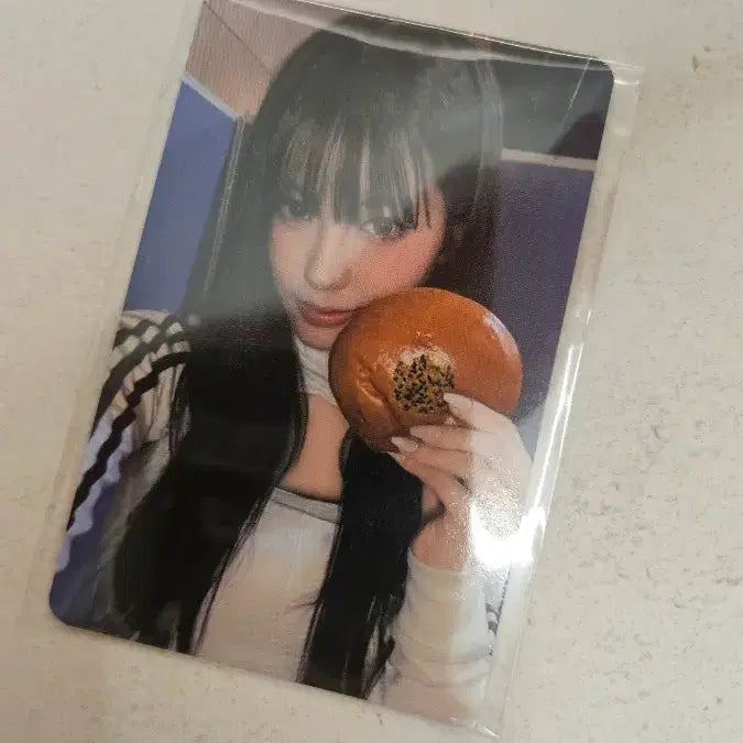 [BUNJANG] Izna Louvre Baguette Pop-up Coco Photocard / 최저가) 이즈나 루브르 바게트 팝업 코코 포카 판매