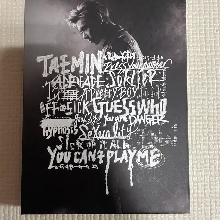 [BUNJANG] Taemin OFF-SICK Postcard Book / 태민 OFF-SICK 엽서북
