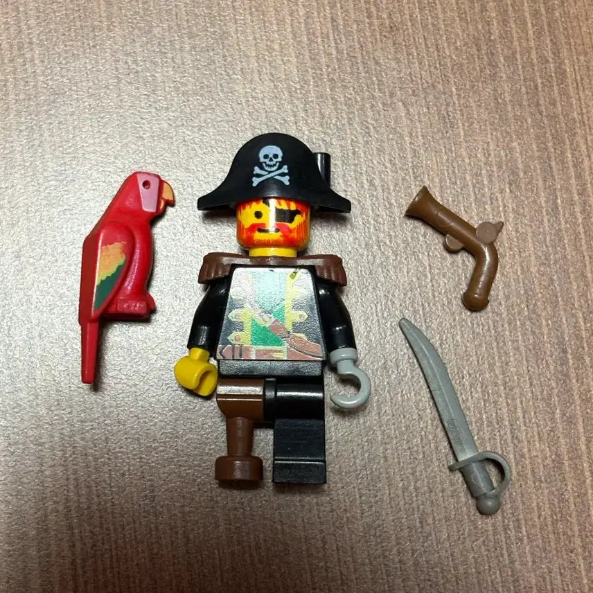 [BUNJANG] LEGO Pirates Redbeard Captain / 올드레고 해적 빨강 수염 선장