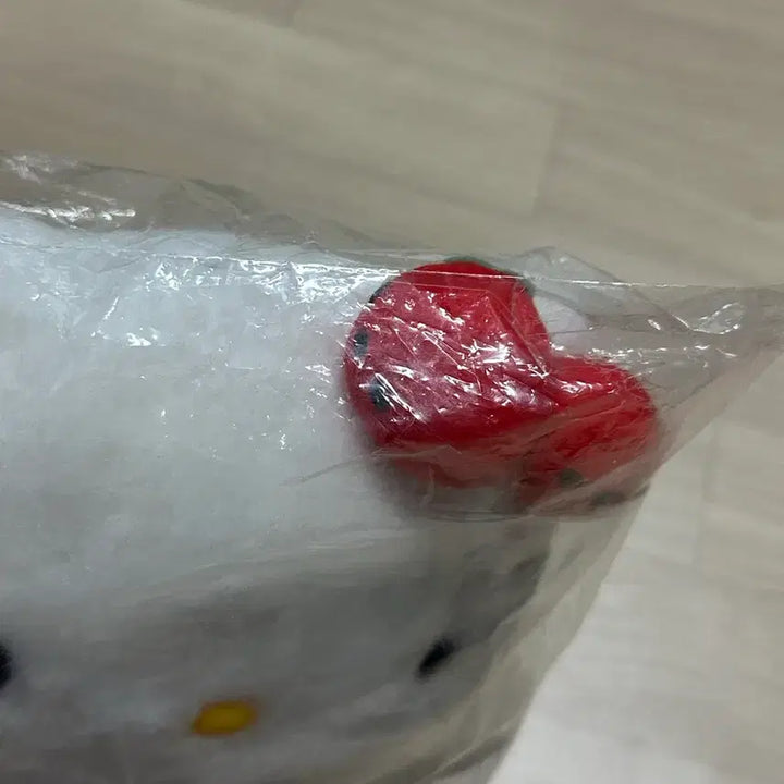 [BUNJANG] Authentic, Sealed, New Vintage Strawberry Hello Kitty Doll / 정품, 미개봉, 새상품) 고전 딸기 스트로베리 헬로키티 인형