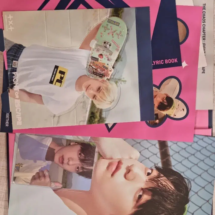 [BUNJANG] TXT Chaos Chapter: Fight or Escape Album (Photocard Included) / TXT 혼돈의 장: FIGHT OR ESCAPE 앨범(포카 포함)