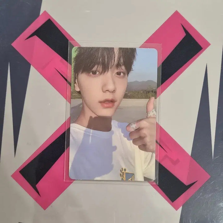 [BUNJANG] TXT Chaos Chapter: Fight or Escape Album (Photocard Included) / TXT 혼돈의 장: FIGHT OR ESCAPE 앨범(포카 포함)