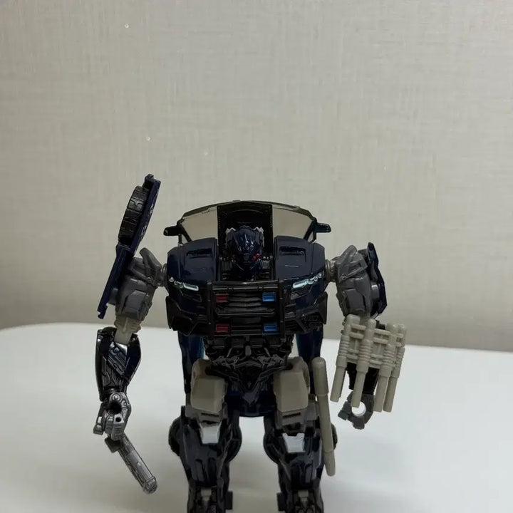 [BUNJANG] Transformers Barricade Police Premium Figure / 트랜스포머 바리케이드 경찰 프리미엄 피규어