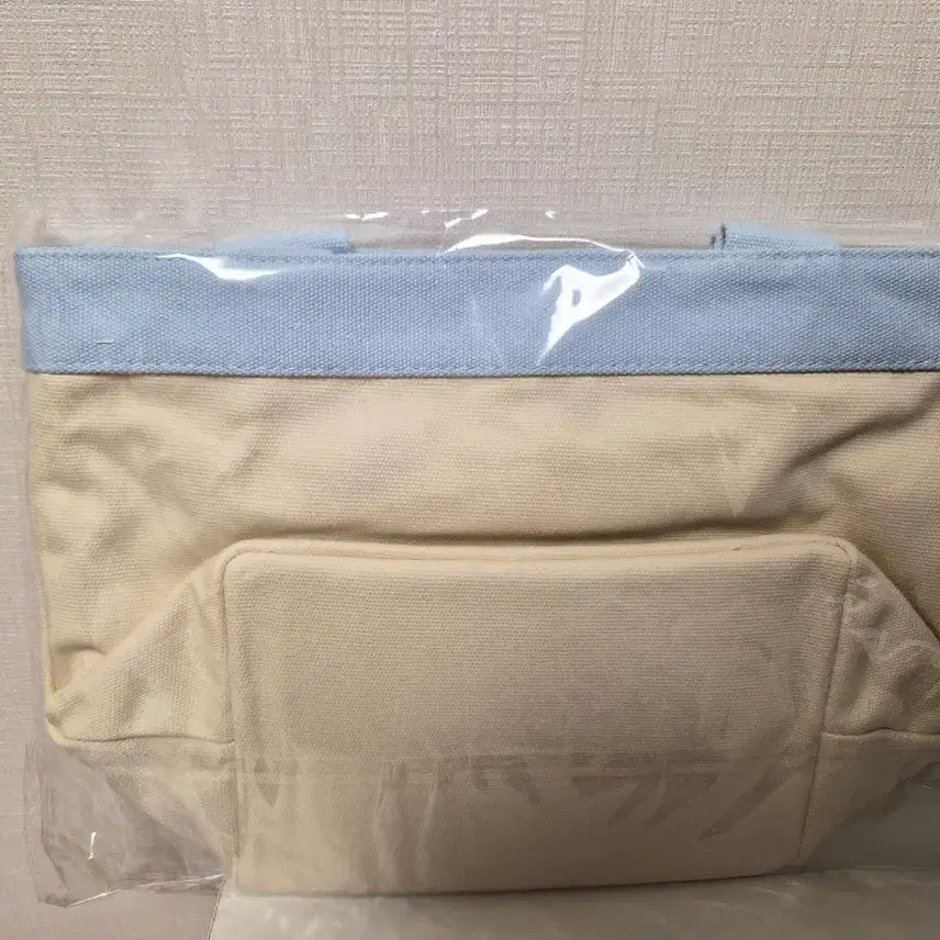 [BUNJANG] Pokemon Store Drizzly Psyduck Glitter Dot Bag / 포켓몬 스토어 빗속의 고라파덕 글리터 도트백