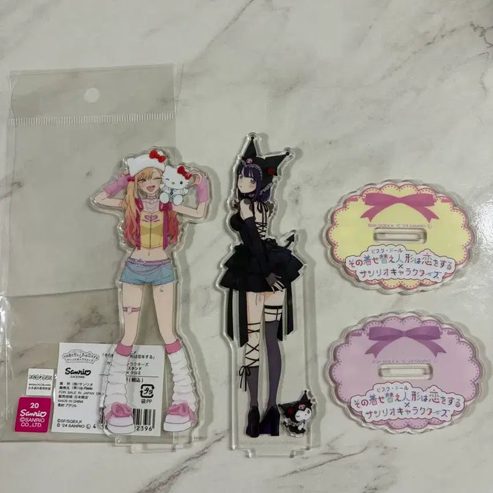 [BUNJANG] My Dress-Up Darling x Sanrio Collaboration Acrylic Stand Kitty &amp; Kuromi Bundle Set / 그 비스크돌은 사랑을 한다 산리오 콜라보 아크릴 스탠드 키티 쿠루미 일괄