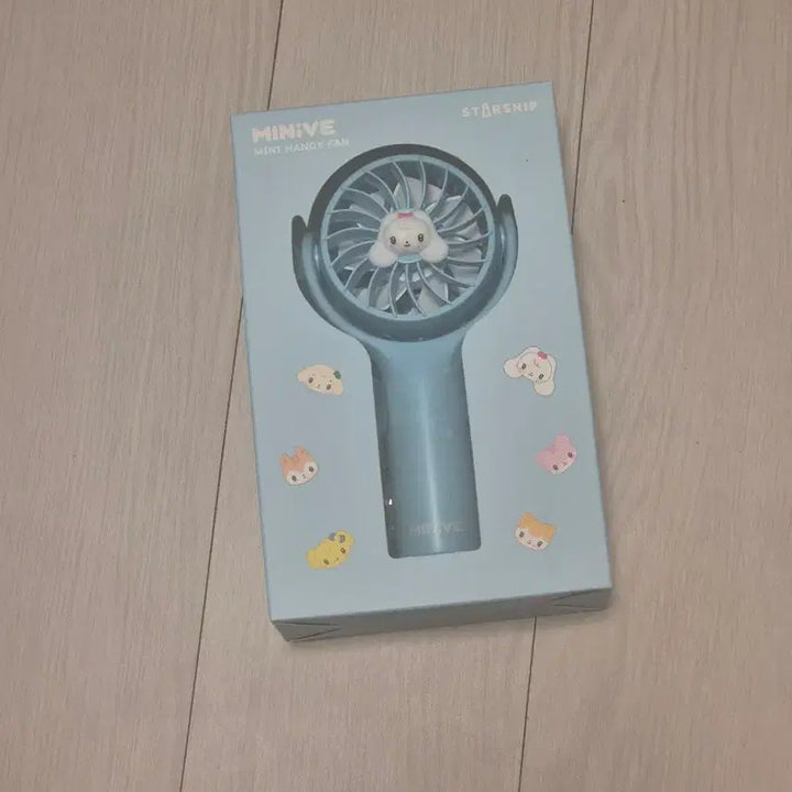 [BUNJANG] IVE Mini Brand Mini Handheld Fan / 아이브 미니브 잠실 팝업 미니 핸디팬 손풍기 미개봉 판매합니다
