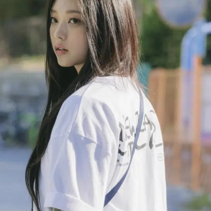 [BUNJANG] NewJeans x Hiroshi Fujiwara Collaboration T-Shirt Bundle Set / (새상품) 뉴진스x후지와라 히로시 콜라보 티셔츠 2종 일괄판매