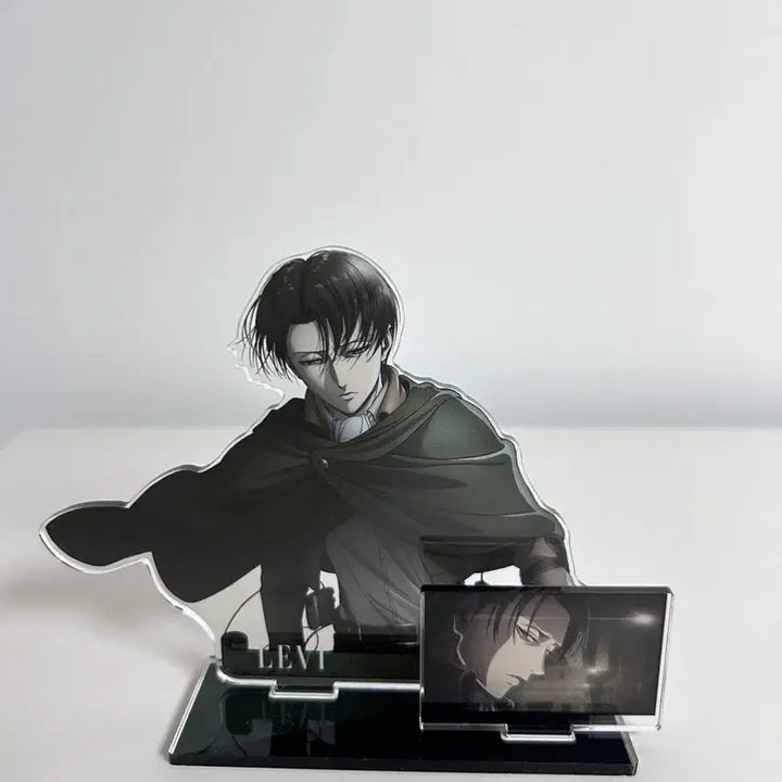 [BUNJANG] Levi Ackerman Acrylic Standee / 리바이 아크릴
