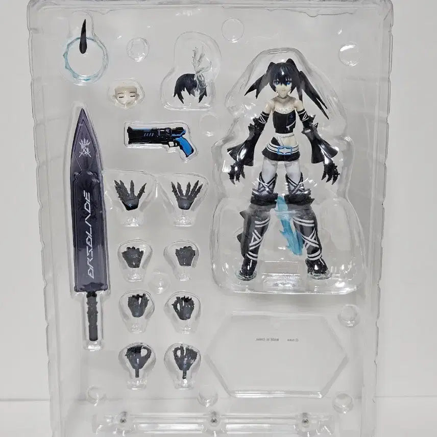 [BUNJANG] Limited Edition Black Rock Shooter Beast Figma Action Figure + Original Artist Artbook / 급처)한정판 블랙록슈터 비스트 피그마 액션피규어+원작가 화집 중고품