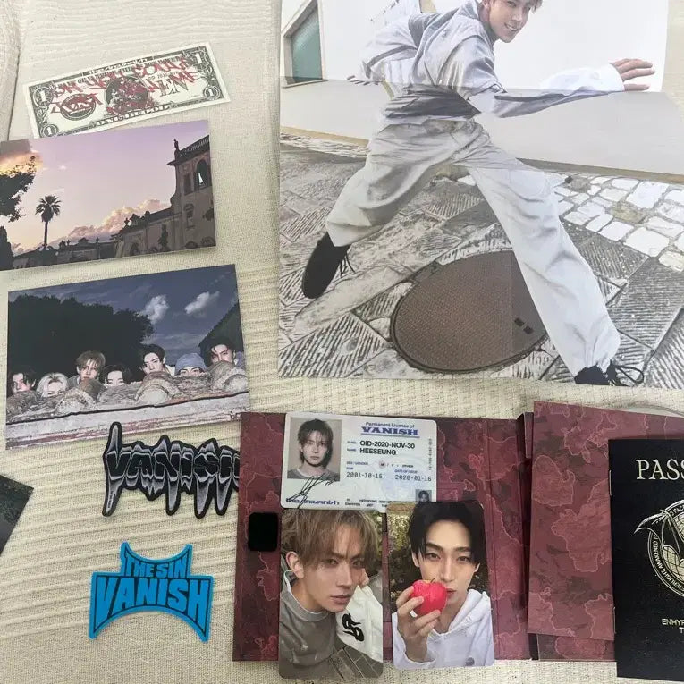 [BUNJANG] ENHYPEN The New : Varnish Album Photocard Set (Heeseung, Sunoo) / 엔하이픈 엔진반 이희승 에반 판매