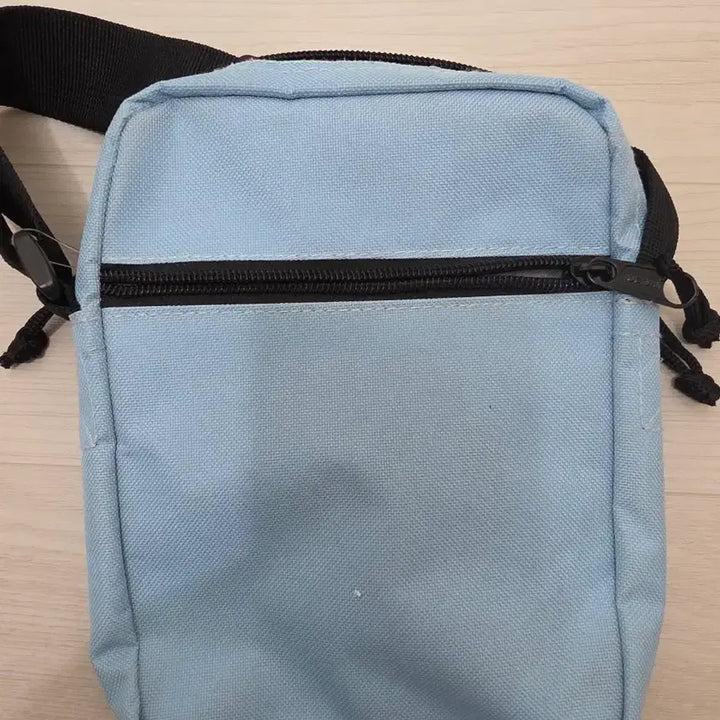 [BUNJANG] Oasis Blue Moon Crossbody Bag / 오아시스  Blue Moon 크로스백 [Crossbody Bag]