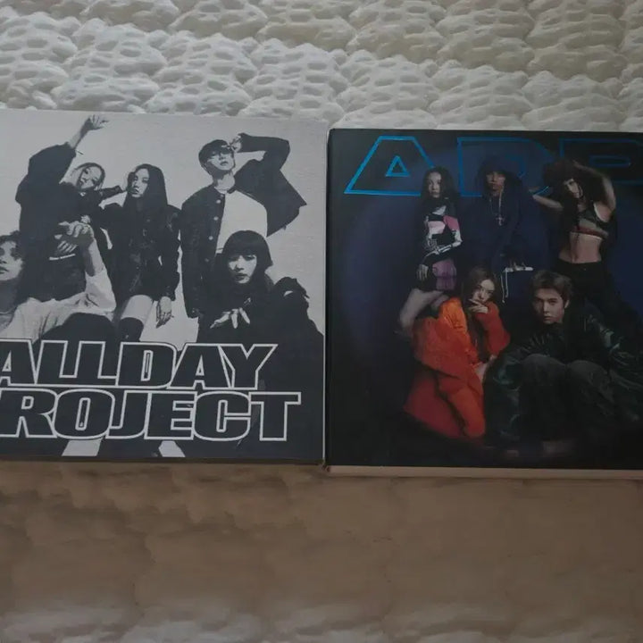 [BUNJANG] All Day Project Famous 2-Type Set Album &amp; Postcard Bundle / 올데이 프로젝트 페이머스 2종 세트 앨범하고 엽서 일괄 판매