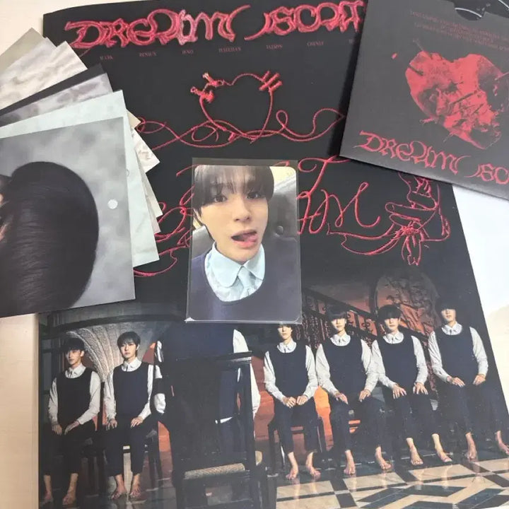 [BUNJANG] NCT DREAM Escape Photobook Album Full Set (Including Posters and Jeno Photocard) / (전체내용물포함) 포스터포함 제노포카포함 엔시티 드림 이스케이프 포토북 앨범 내용물 전체 포함