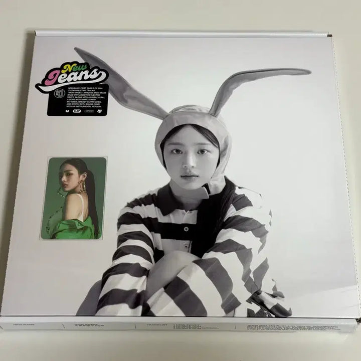 [BUNJANG] NewJeans Minji How Sweet Album Standard Version + Aladdin POB Photocard Bundle Set / 뉴진스 민지 하우스윗 how sweet 앨범 스탠다드 버전 + 알라딘 특전 포카 일괄