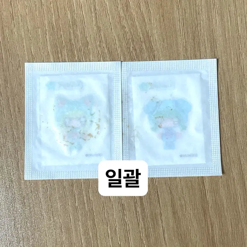 [BUNJANG] HooHooi Cat Girl Dog Girl Ttiboo Seal (21, 24) - Sealed / 고양이소녀 강아지소녀 후후이 띠부씰 띠부실 띠부띠부씰 미개봉 21번 24번