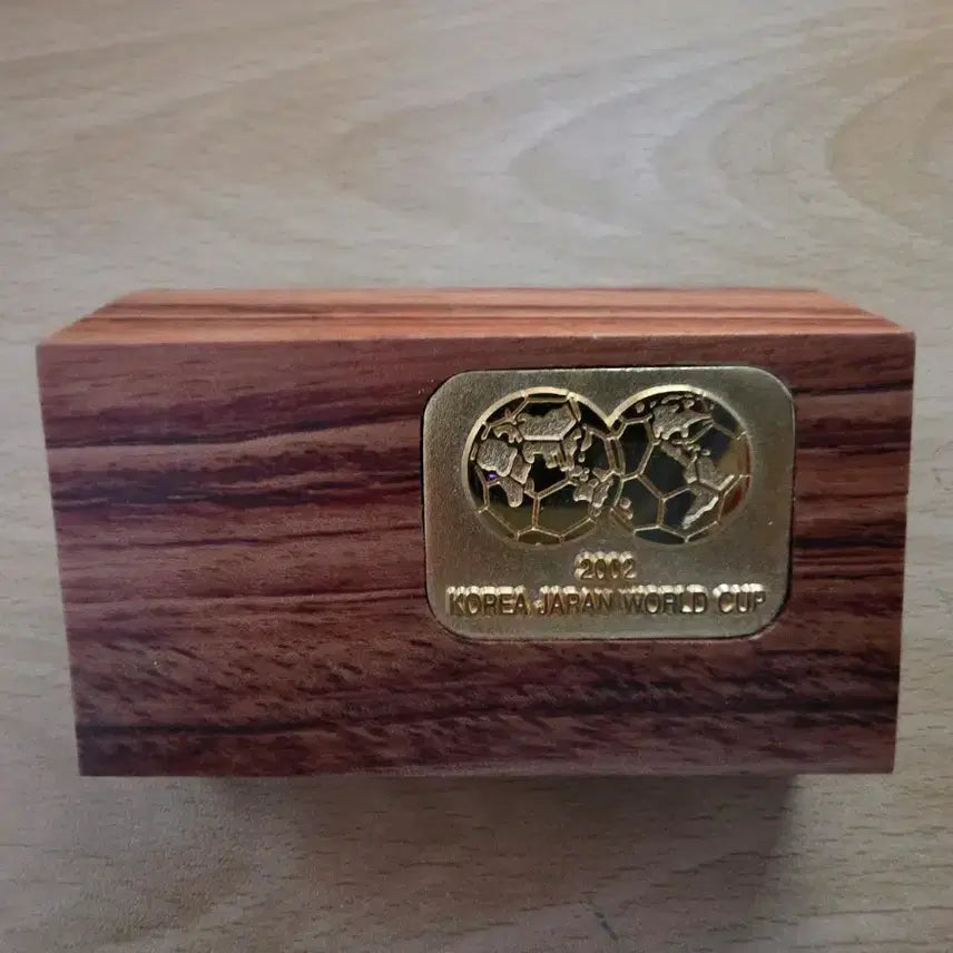 [BUNJANG] 2002 FIFA World Cup Commemorative Medal Wood Case / 2002 월드컵 기념 메달 우드 케이스